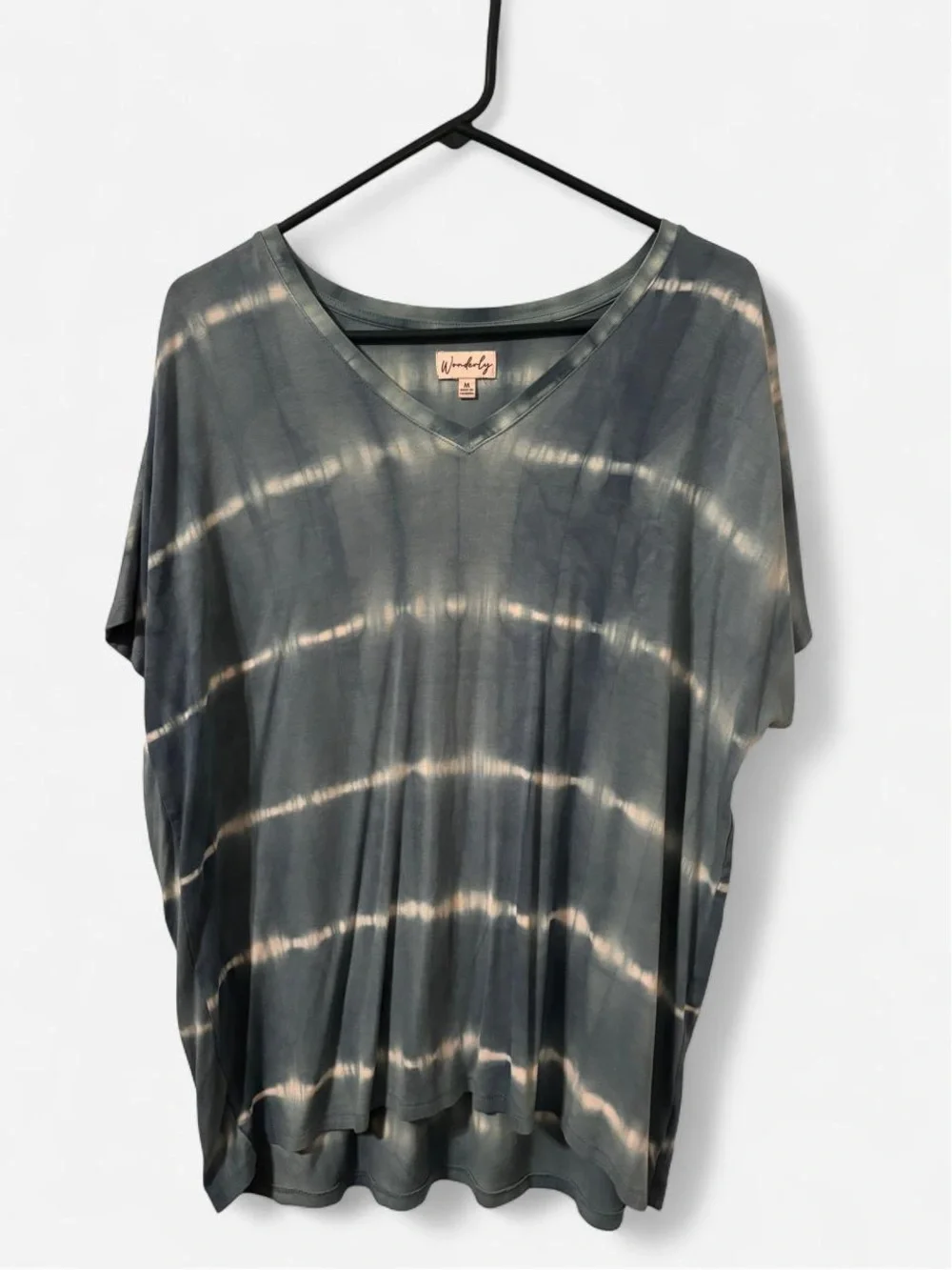 Wonderly Tie-Dye V-Neck Short Sleeve Top in Charcoal and Cream